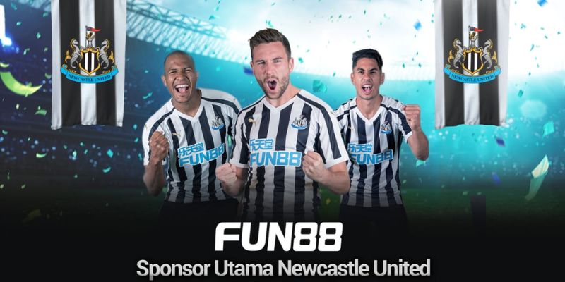 Logo được in trên áo chính thức của đối tác Newcastle 